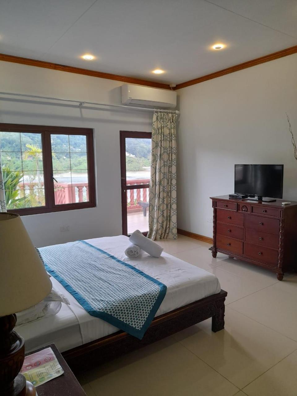 Bayview Villa -Sea Side Villa Anse Boileau Eksteriør billede