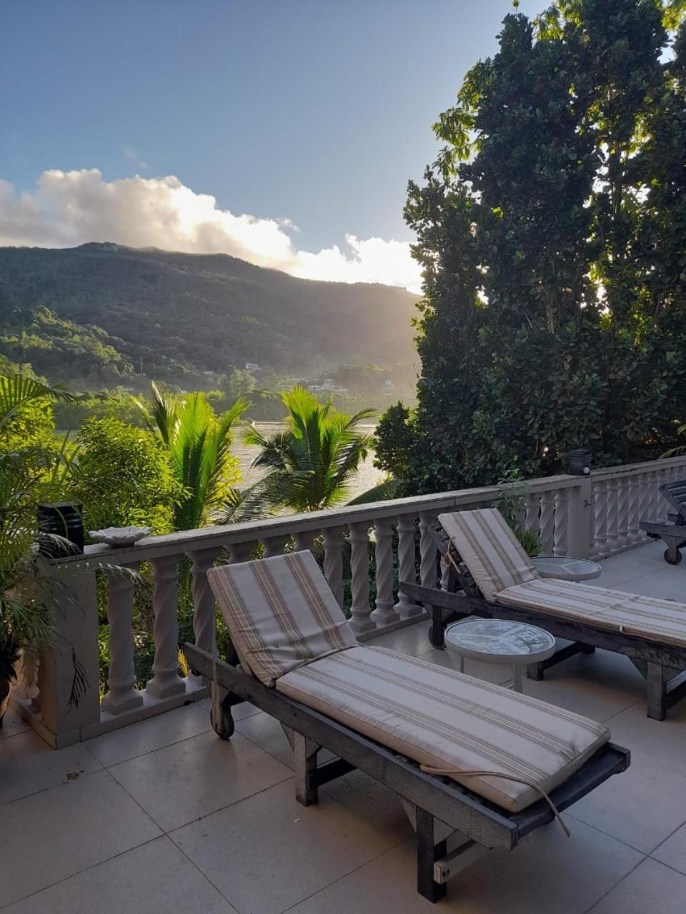 Bayview Villa -Sea Side Villa Anse Boileau Eksteriør billede